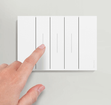 placca-connessa-living-now-installata